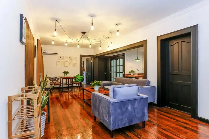 Шанхай: GoNative Downtown Apartment Tianzifang