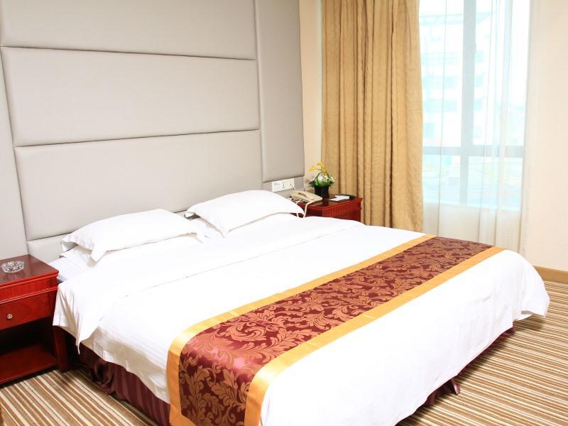 Шэньчжэнь: GreenTree Inn Guangdong Shenzhen Buji Long Dragon Express Hotel