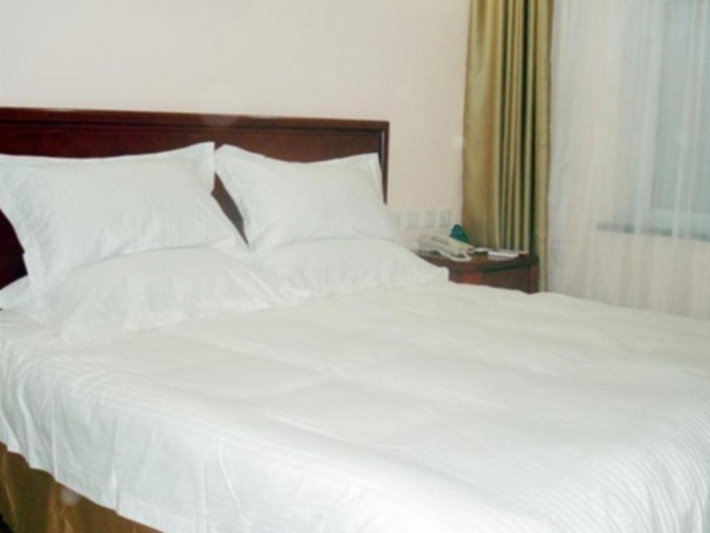 Шэньчжэнь: GreenTree Inn Guangdong Shenzhen Buji Long Dragon Express Hotel