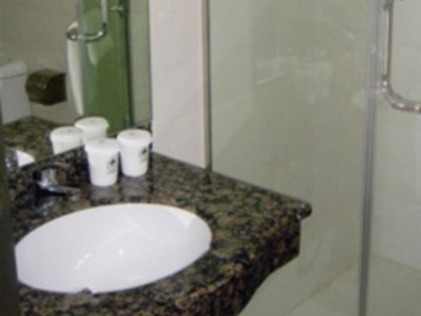 Шэньчжэнь: GreenTree Inn Guangdong Shenzhen Buji Long Dragon Express Hotel
