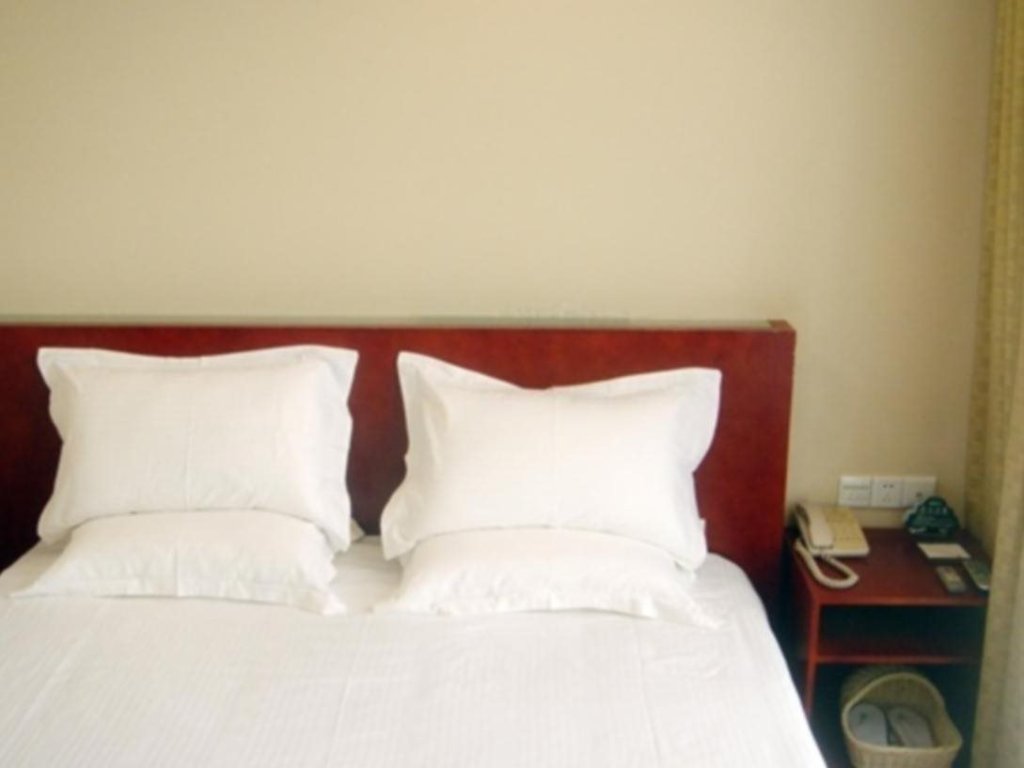 Шэньчжэнь: GreenTree Inn Guangdong Shenzhen Buji Long Dragon Express Hotel