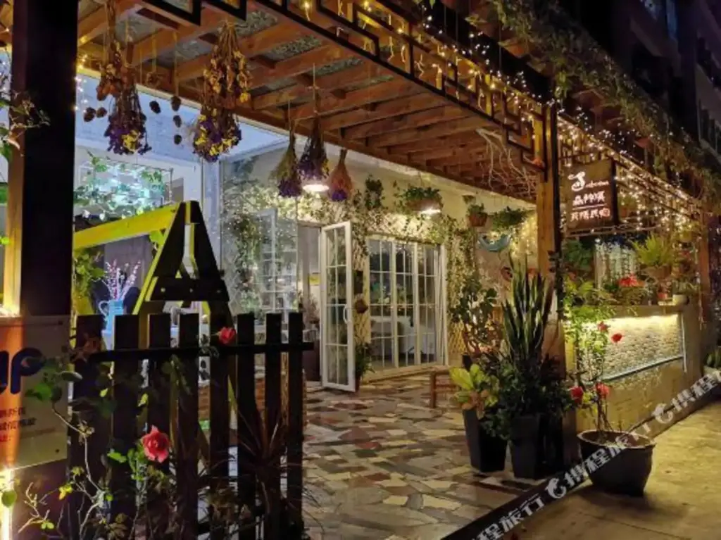 Шэньчжэнь: Senbo Inn