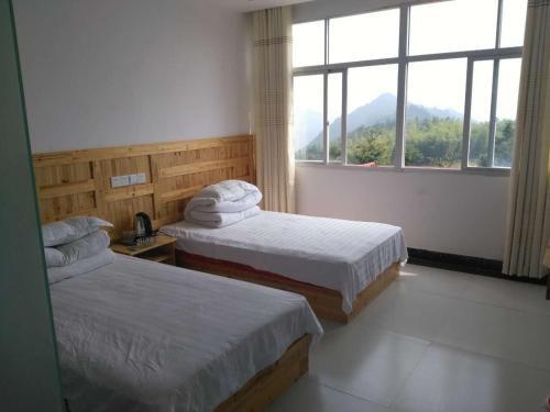 Dabie Mountain Longjinxia Homestay — фото 1