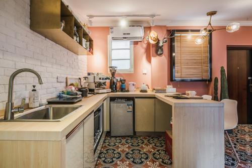 Шанхай: Lane Boutique Inn  Cafe