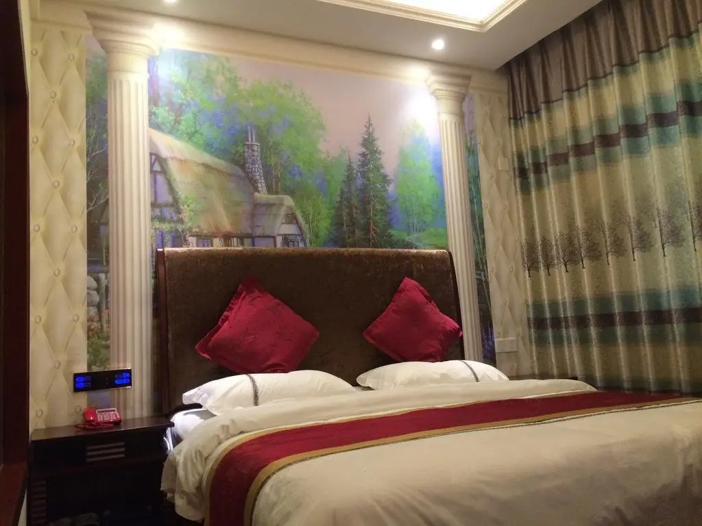 Luzhou Ba Li Nuo Theme Hotel — фото 1