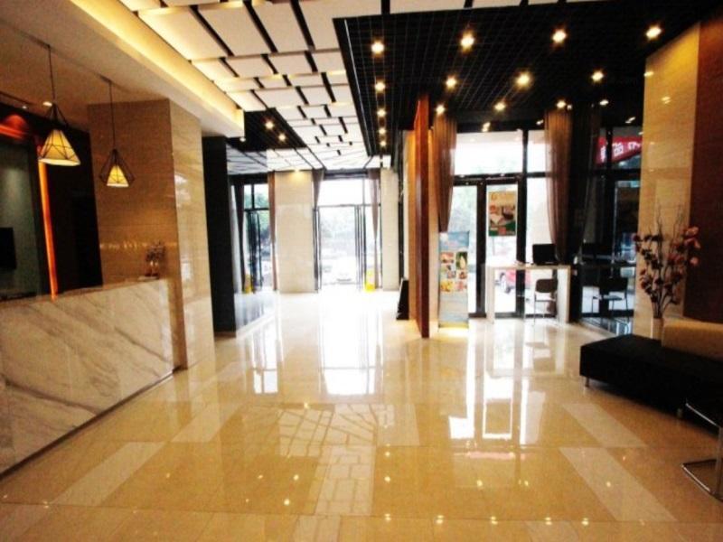 Чэнду: Jinjiang Inn Select Chengdu Shuangliu International Airport