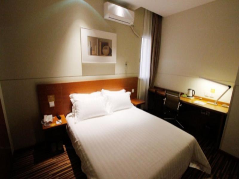 Чэнду: Jinjiang Inn Select Chengdu Shuangliu International Airport