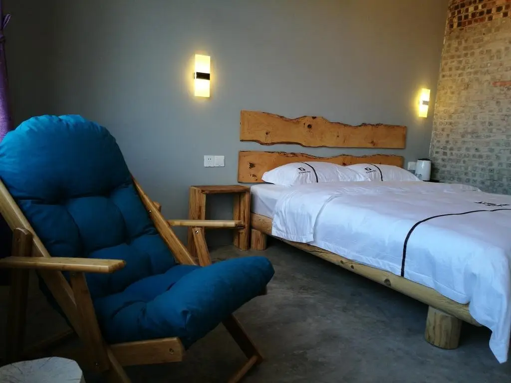 Дали: Dali Rose Flower Inn