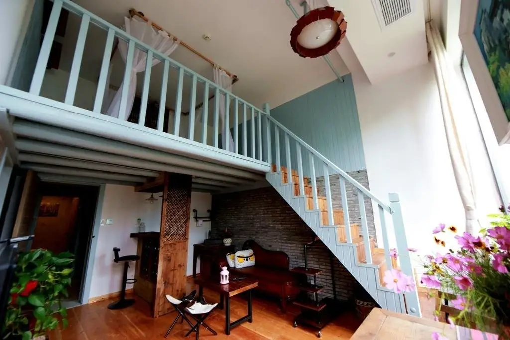 Хучжоу: BingHe Street Art Hostel