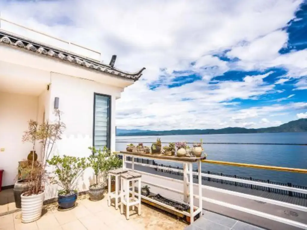 Дали: Dali Huayue Fanxing Sea View Inn