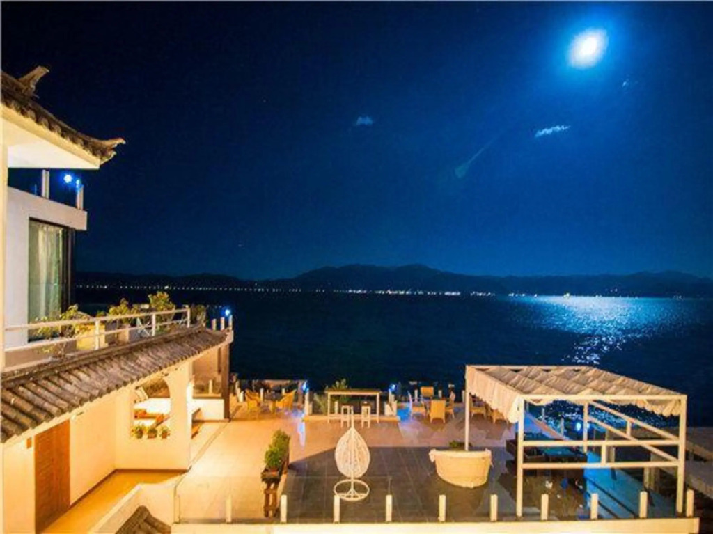 Дали: Dali Huayue Fanxing Sea View Inn