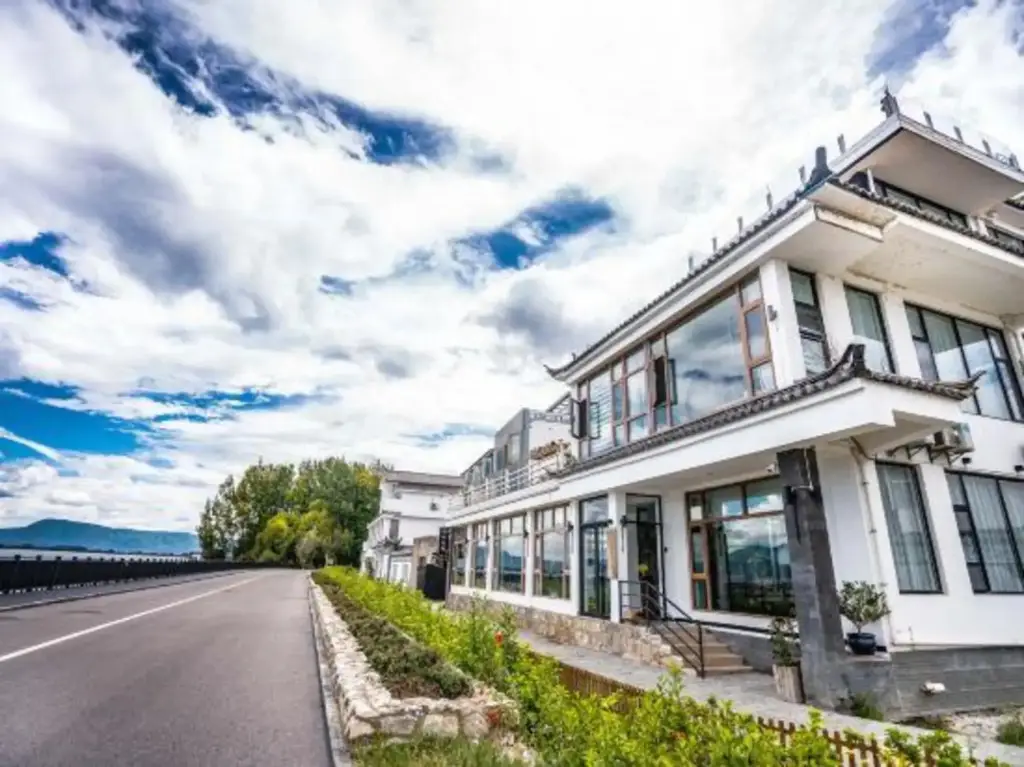 Дали: Dali Huayue Fanxing Sea View Inn