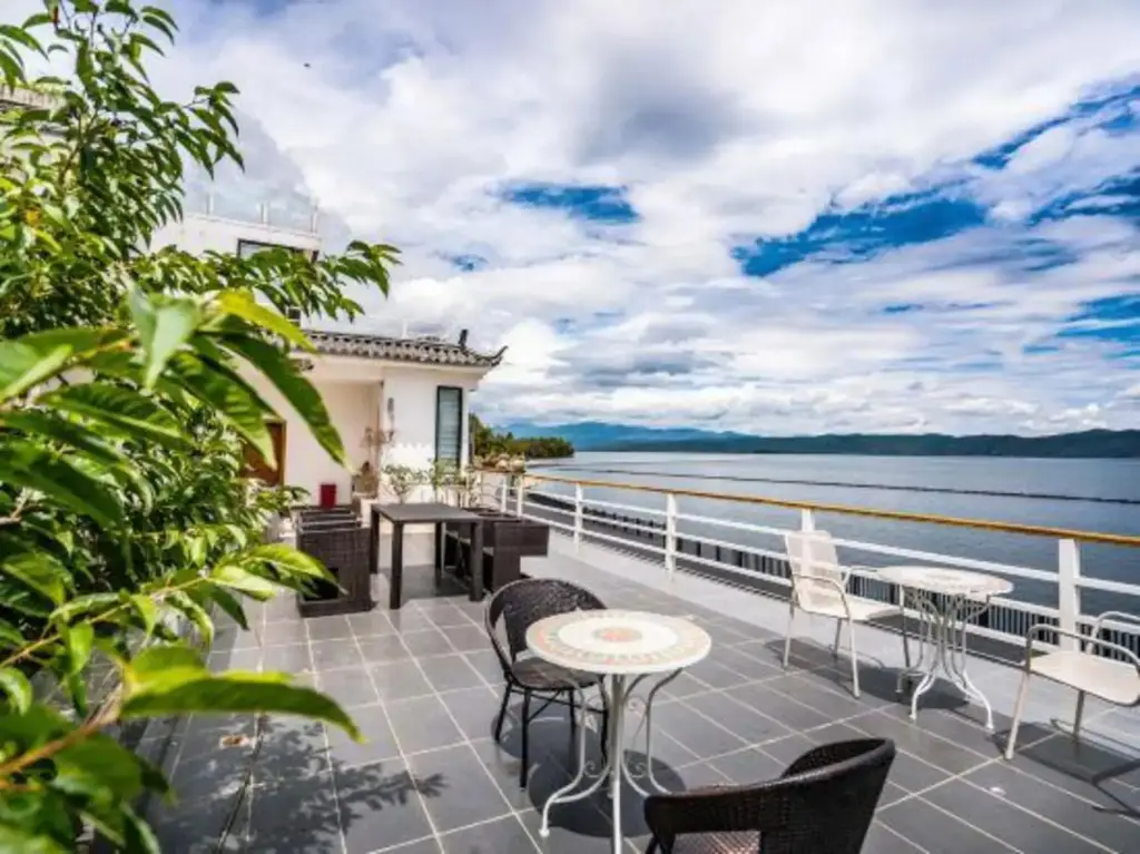 Дали: Dali Huayue Fanxing Sea View Inn