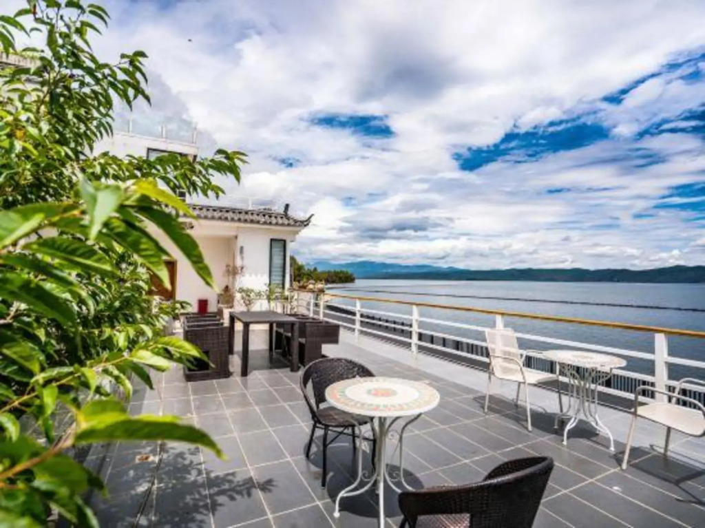 Дали: Dali Huayue Fanxing Sea View Inn