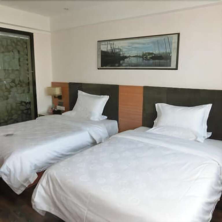 Yeste Hotel — фото 1