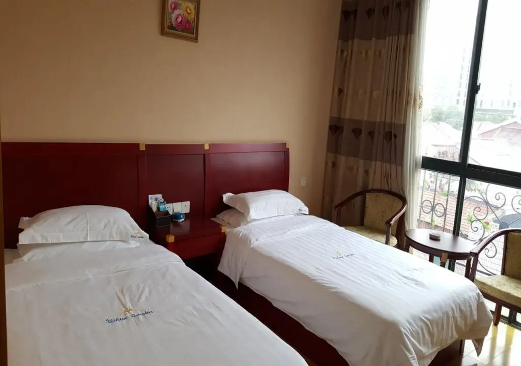 Наньтун: 37 Garden Guesthouse Yangcheng Lake Br.