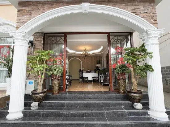 Чжанцзяцзе: Yunmu Inn