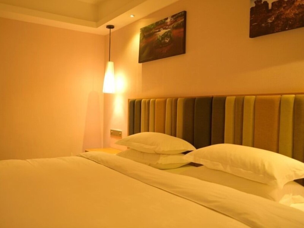 GreenTree Eastern Bijie Qixingguan Zhaoshanghuayuan Hotel — фото 1