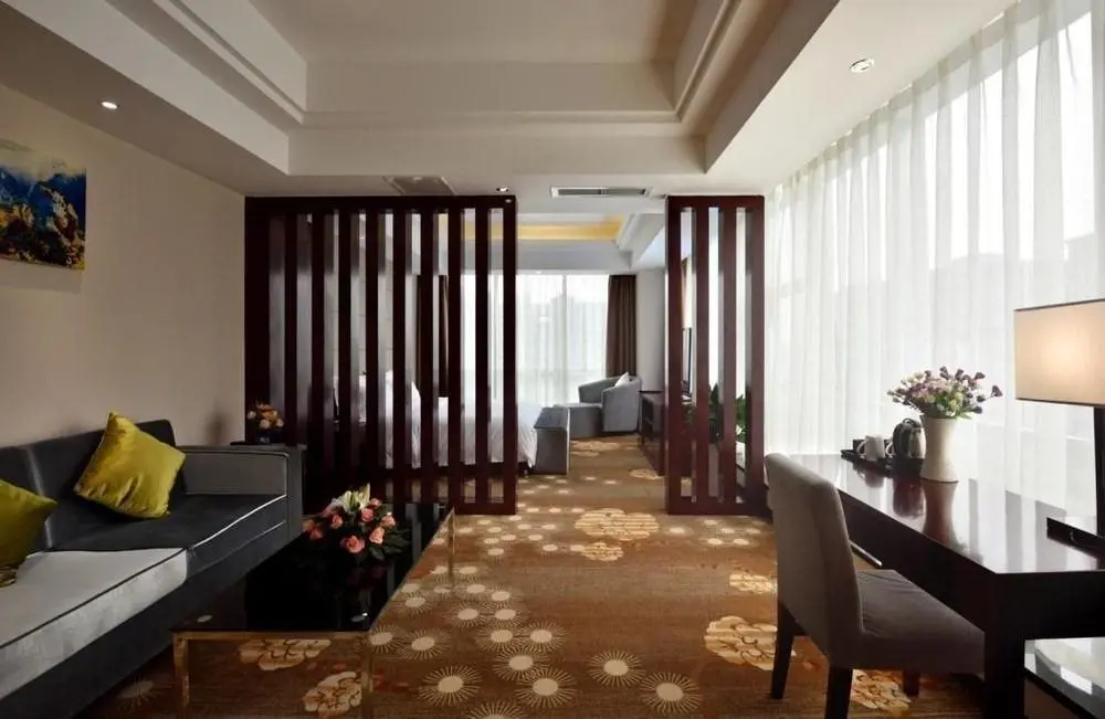 Чэнду: Howdy Smart Hotel Women Shoe City Branch