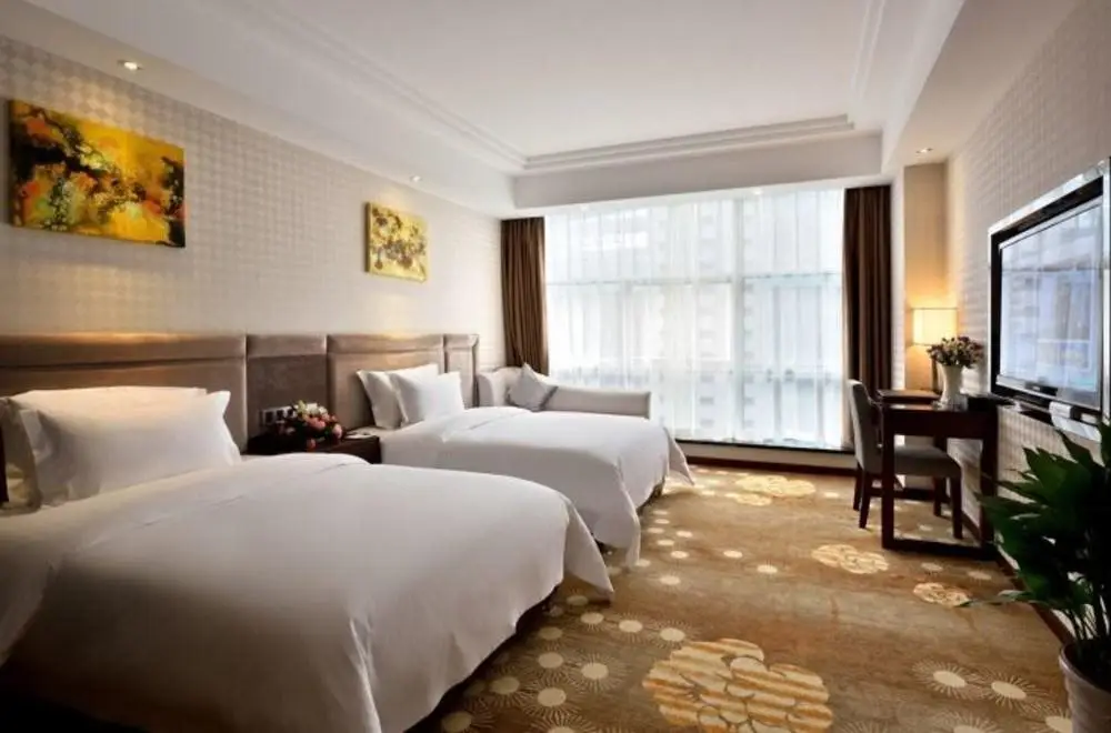 Чэнду: Howdy Smart Hotel Women Shoe City Branch
