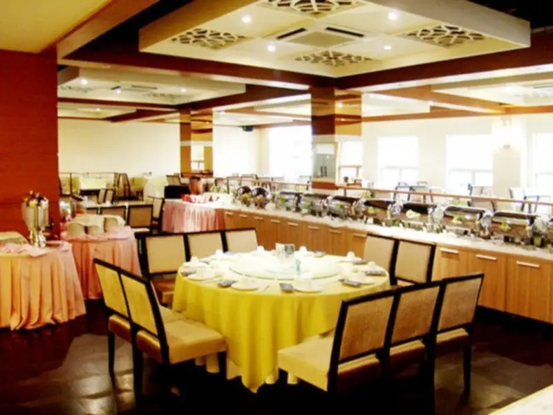 Шанхай: On Barony Wanyuan Hotel
