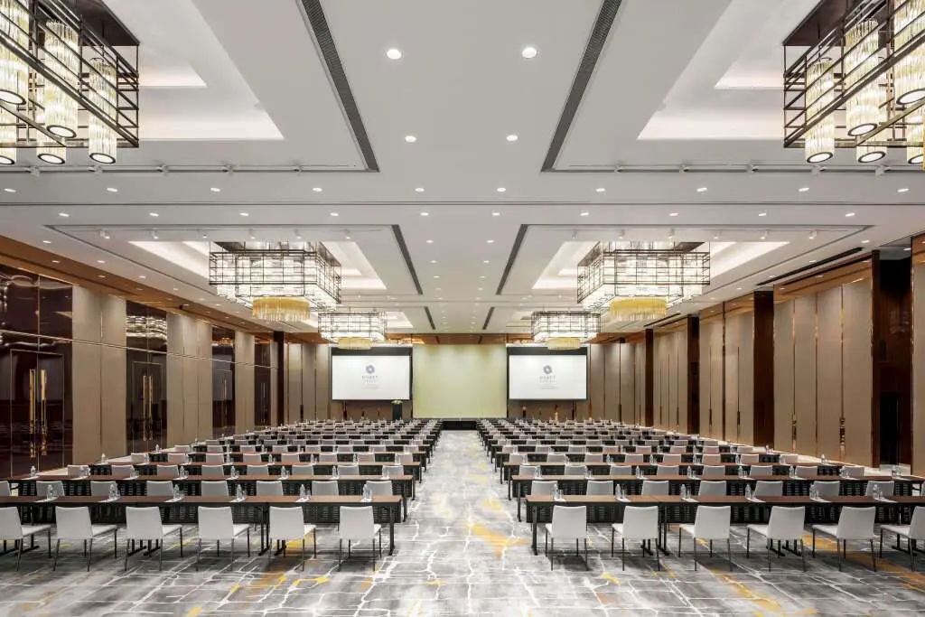 Шанхай: Hyatt Regency Shanghai Global Harbor