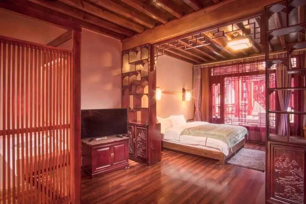 Дали: Shaxi Aoding Courtyard