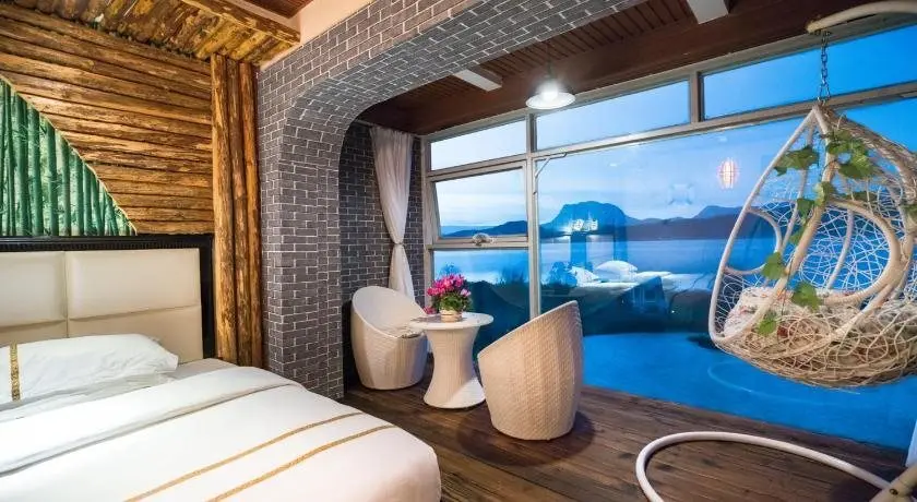 Лицзян: Lugu Lake Qingfengyang Resort Hotel