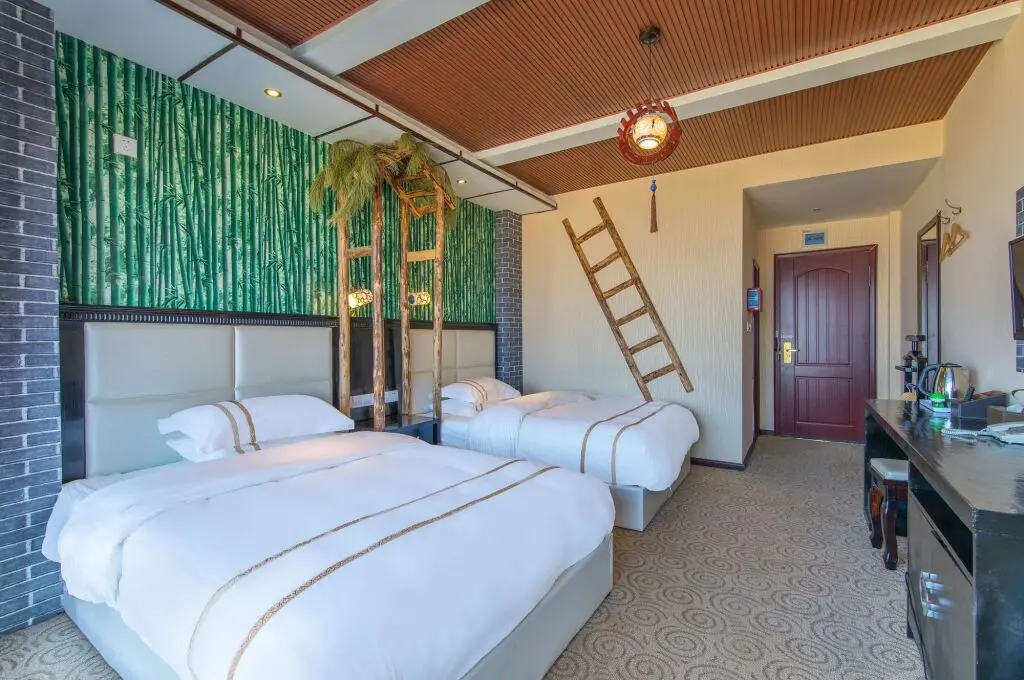 Лицзян: Lugu Lake Qingfengyang Resort Hotel