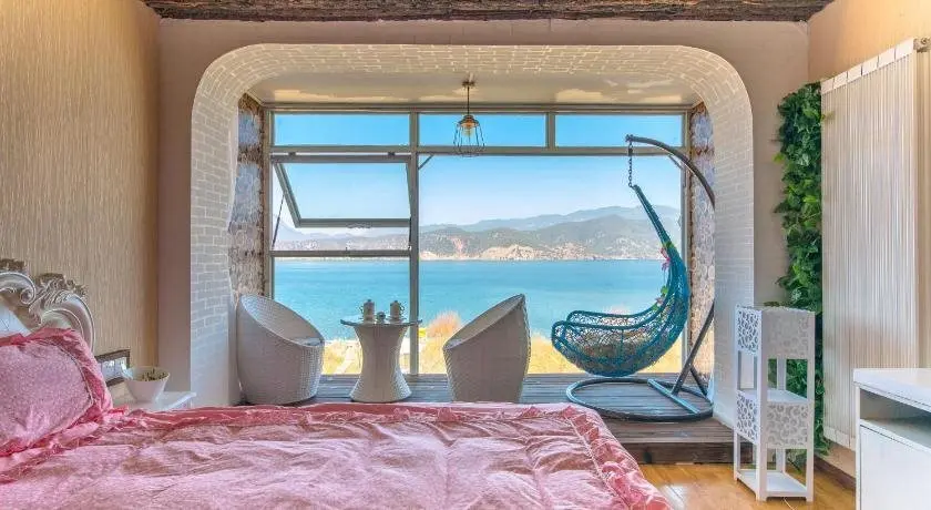 Лицзян: Lugu Lake Qingfengyang Resort Hotel