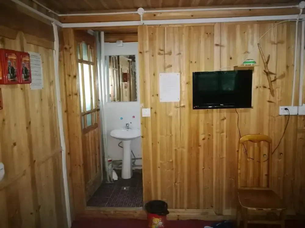 Леишан: Spring Orchid Youth Hotel