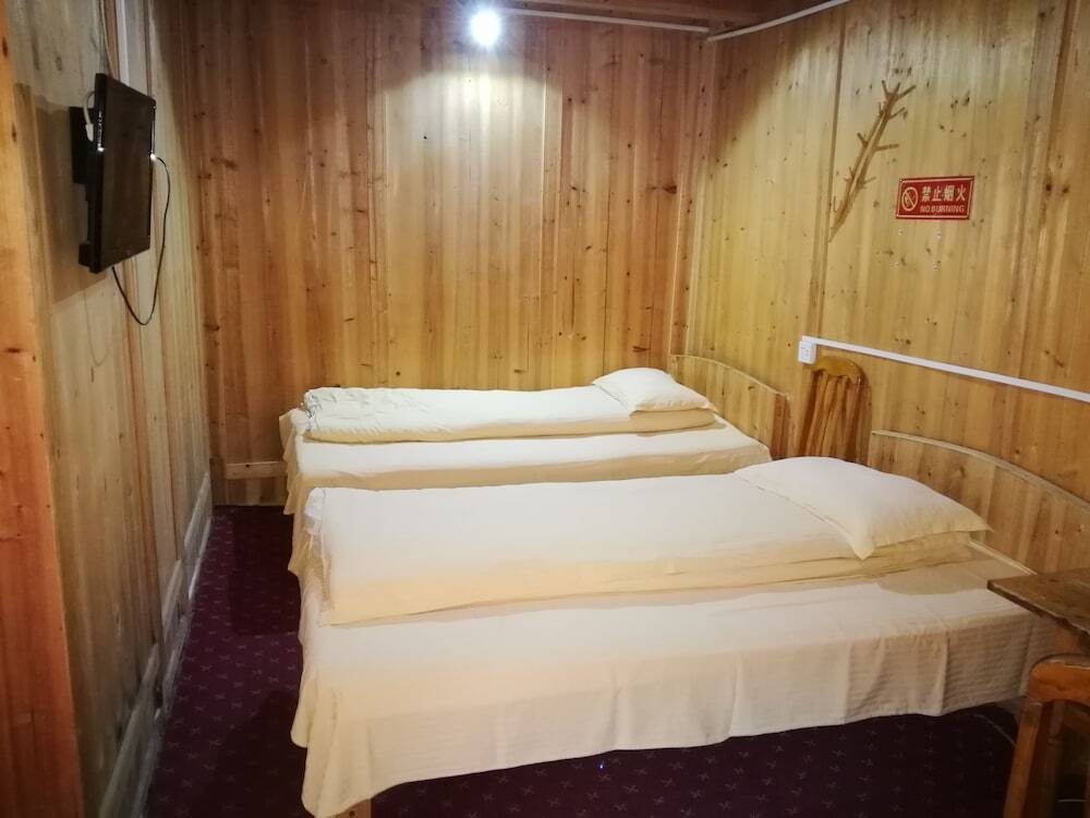 Леишан: Spring Orchid Youth Hotel