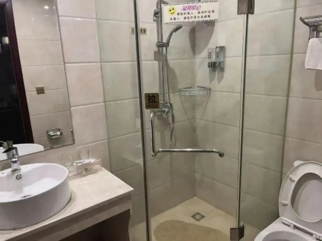 Цзуньи: Siyuan Hotel