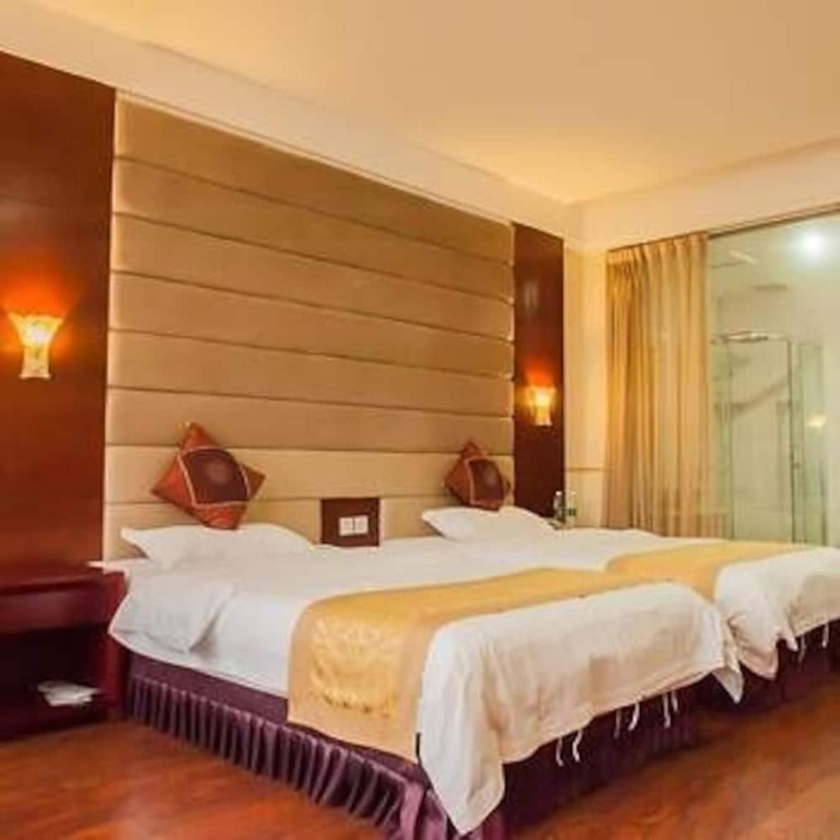 Чэнду: Blue Coast Hotel