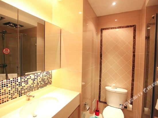 Далянь: Gude Hotel (Dalian Wanda Plaza Shop)