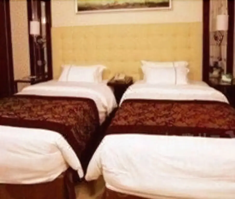 Golden Dragon Hotel — фото 1
