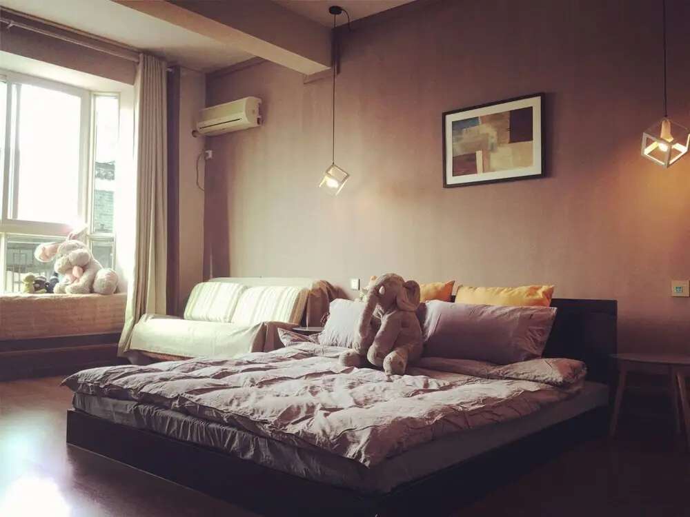 Ухань: Wuhan B & B brigade wearing Dengqen