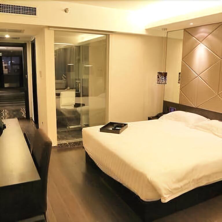 Тайюань: Orange Hotel Select