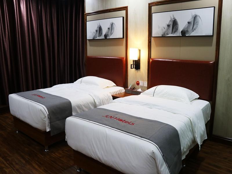 Юньфу: Jun Hotel Guangxi Wuzhou Changzhou District Fengye Garden