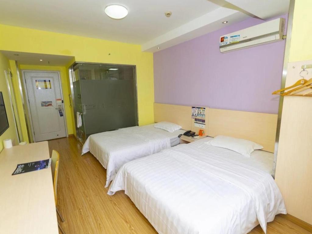 Ханчжоу: 7 Days Inn Hangzhou Xiasha Gaosha Subway Station Business Street Branch