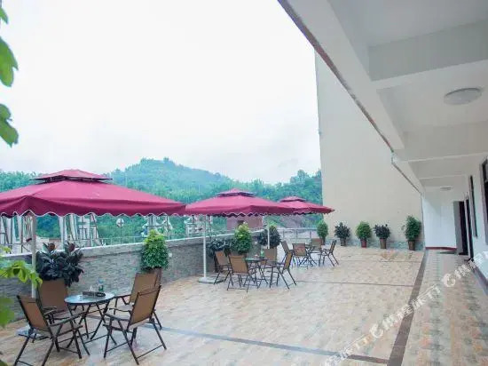 Лешан: Yuhe Hotel