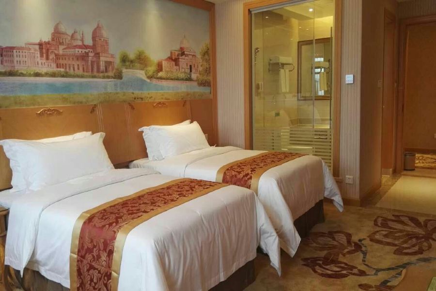 Шэньчжэнь: Vienna International Hotel (Shenzhen Longgang Ti'an Digital Park)