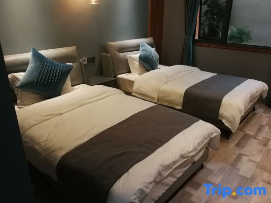 Дали: Hotel Du Temps Perdu