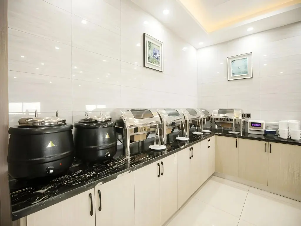 Цзясинь: GYA Hotel (Tongxiang Century Avenue)