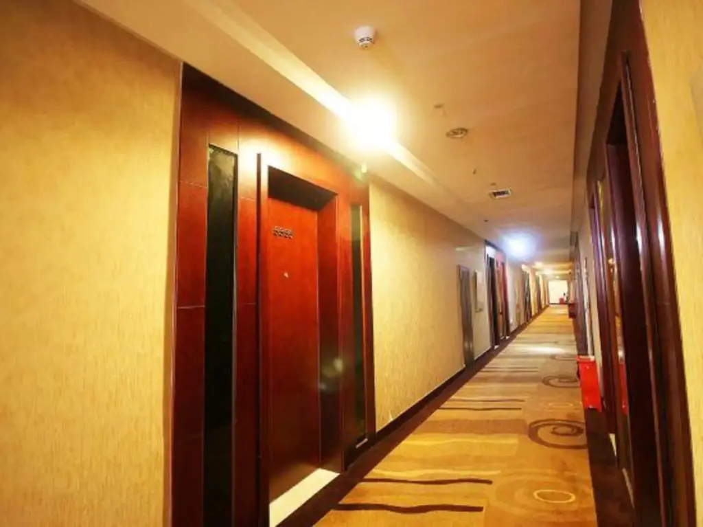 Мэйшань: Oasis Hotel (Meishan East Station)