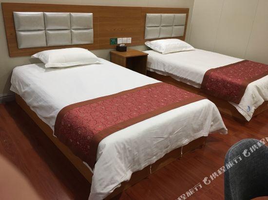 Цзинань: Xinjingjiang Business Hotel(2st)