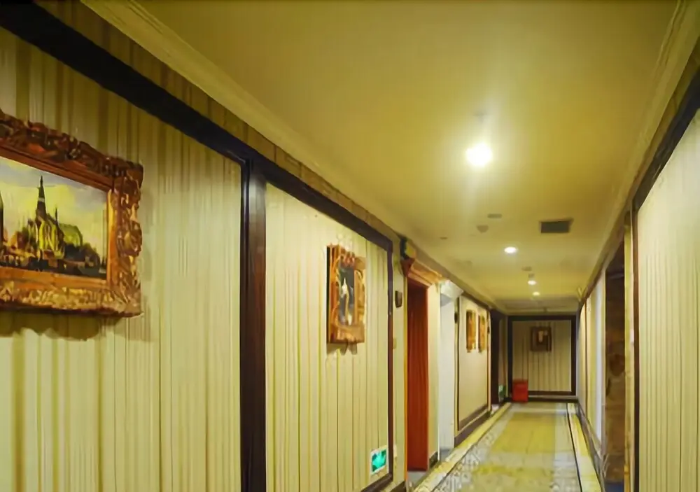 Chongqing Shengteng Yiran Hotel — фото 1