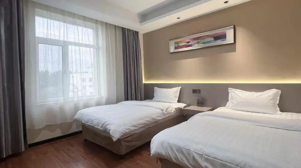 Longsheng Huacheng Business Hotel — фото 1