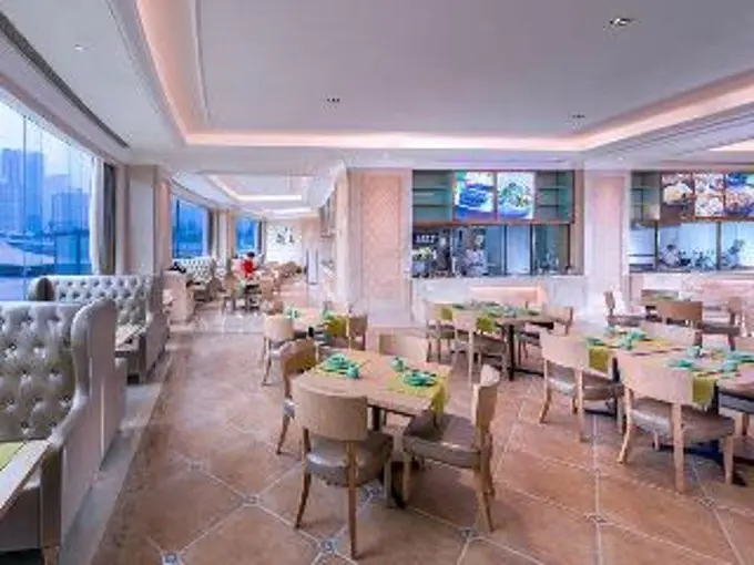 Чэнду: Vienna Hotel (Chengdu South Railway Station Sanwayao Subway Station)