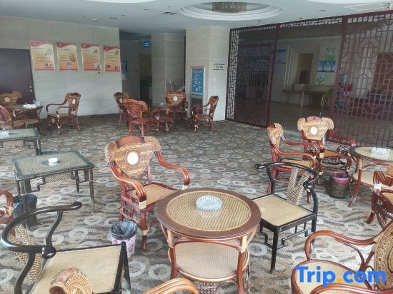 Линьи: Jinjing Business Hotel